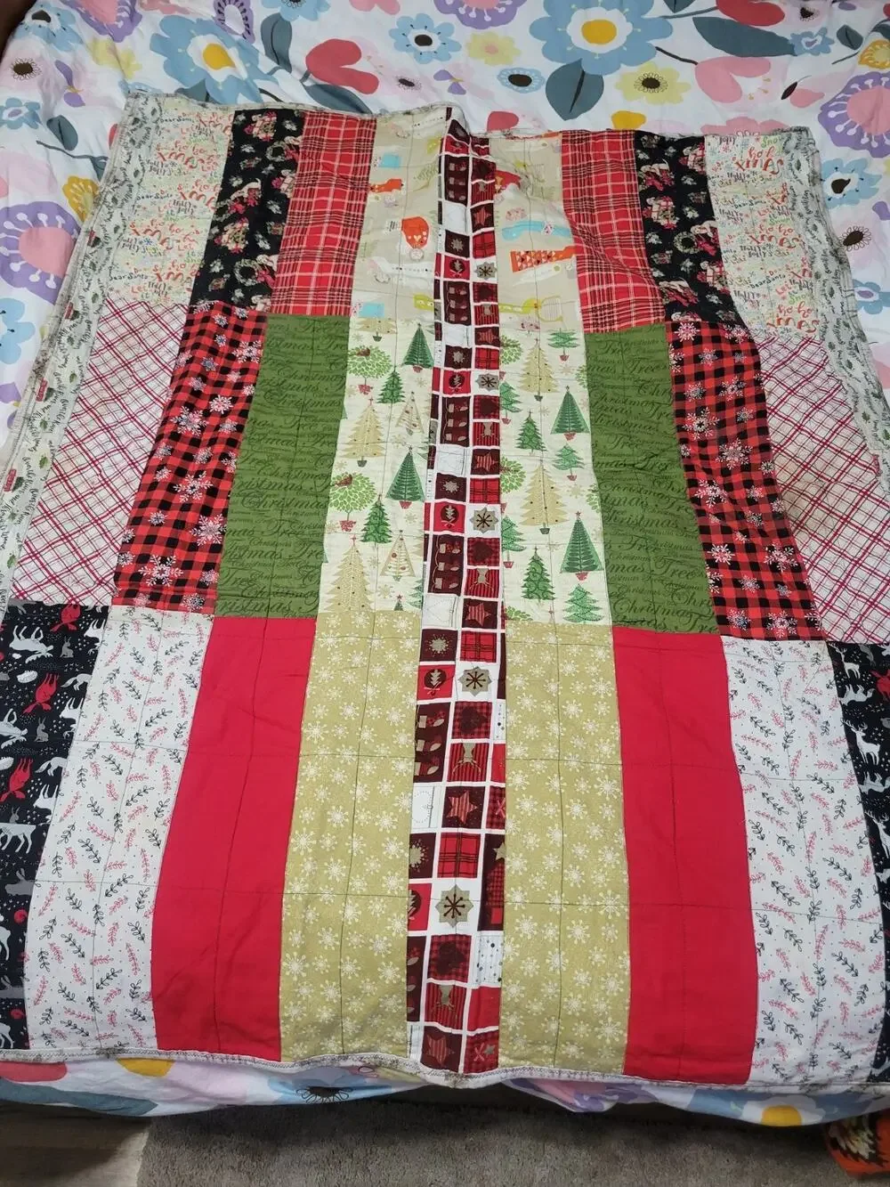 Handmade Patchwork Christmas Quilt Throw 45x63 Holiday Lap Blanket Throw